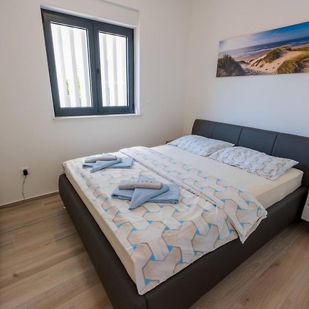 Three-Bedroom Premium Holiday Home Atmosfera With Private Pool&Sauna Vodice Exteriör bild