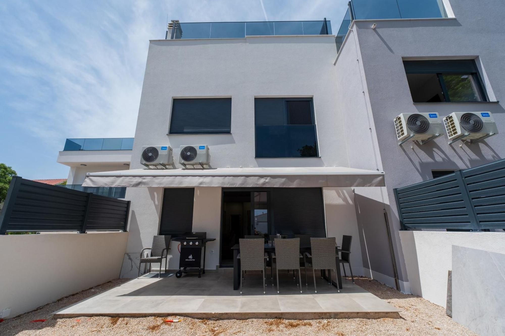 Three-Bedroom Premium Holiday Home Atmosfera With Private Pool&Sauna Vodice Exteriör bild